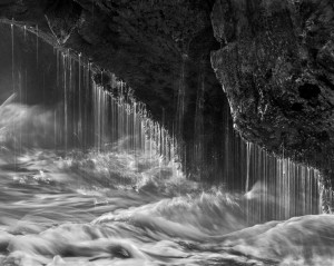 Camera USA Sea Cave Splash