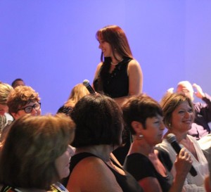 melissa-tschari-dehaven-canvasses-audience-01